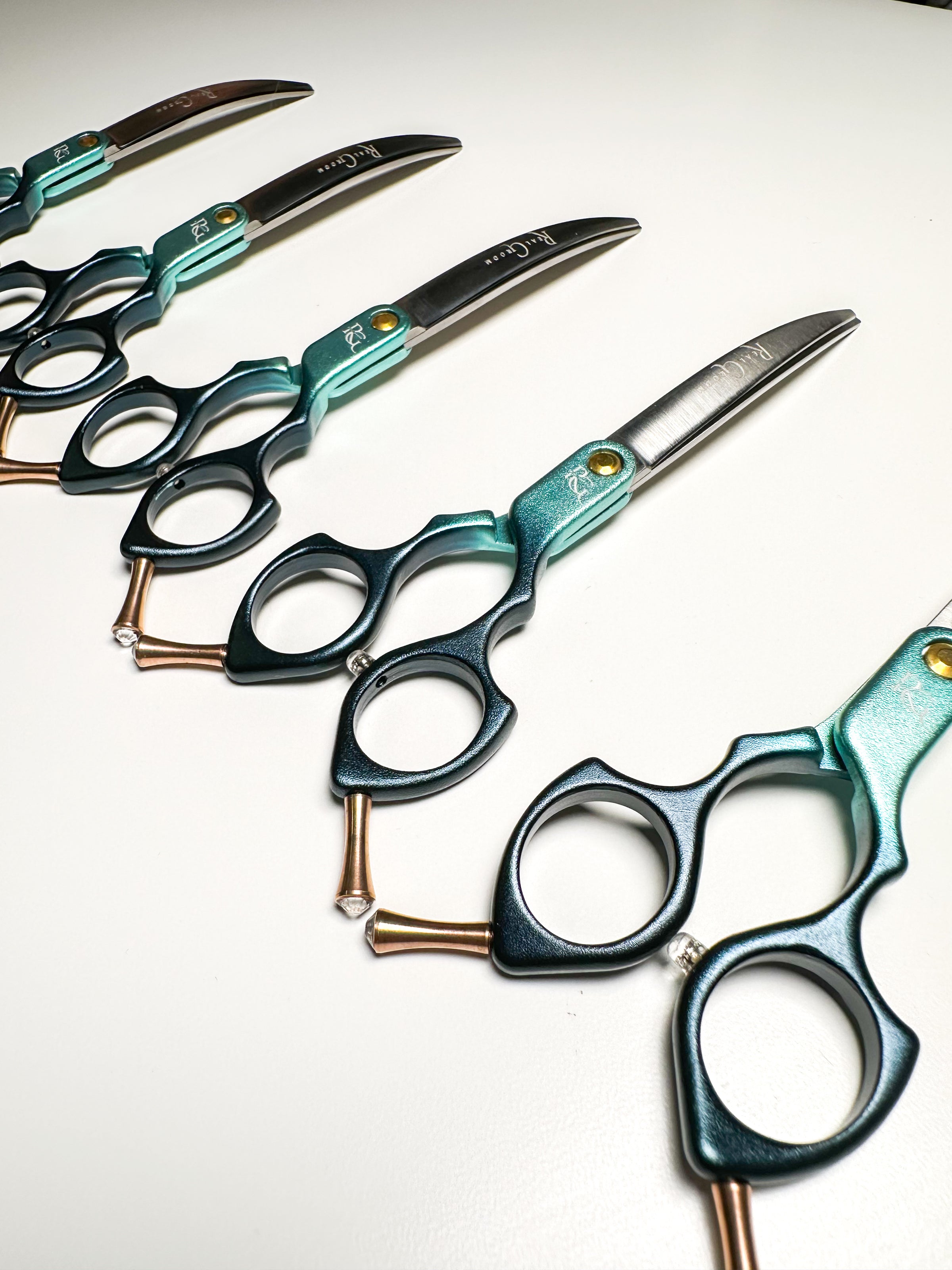 Foarfeca Curba Paris Verde 6.5" Real Groom