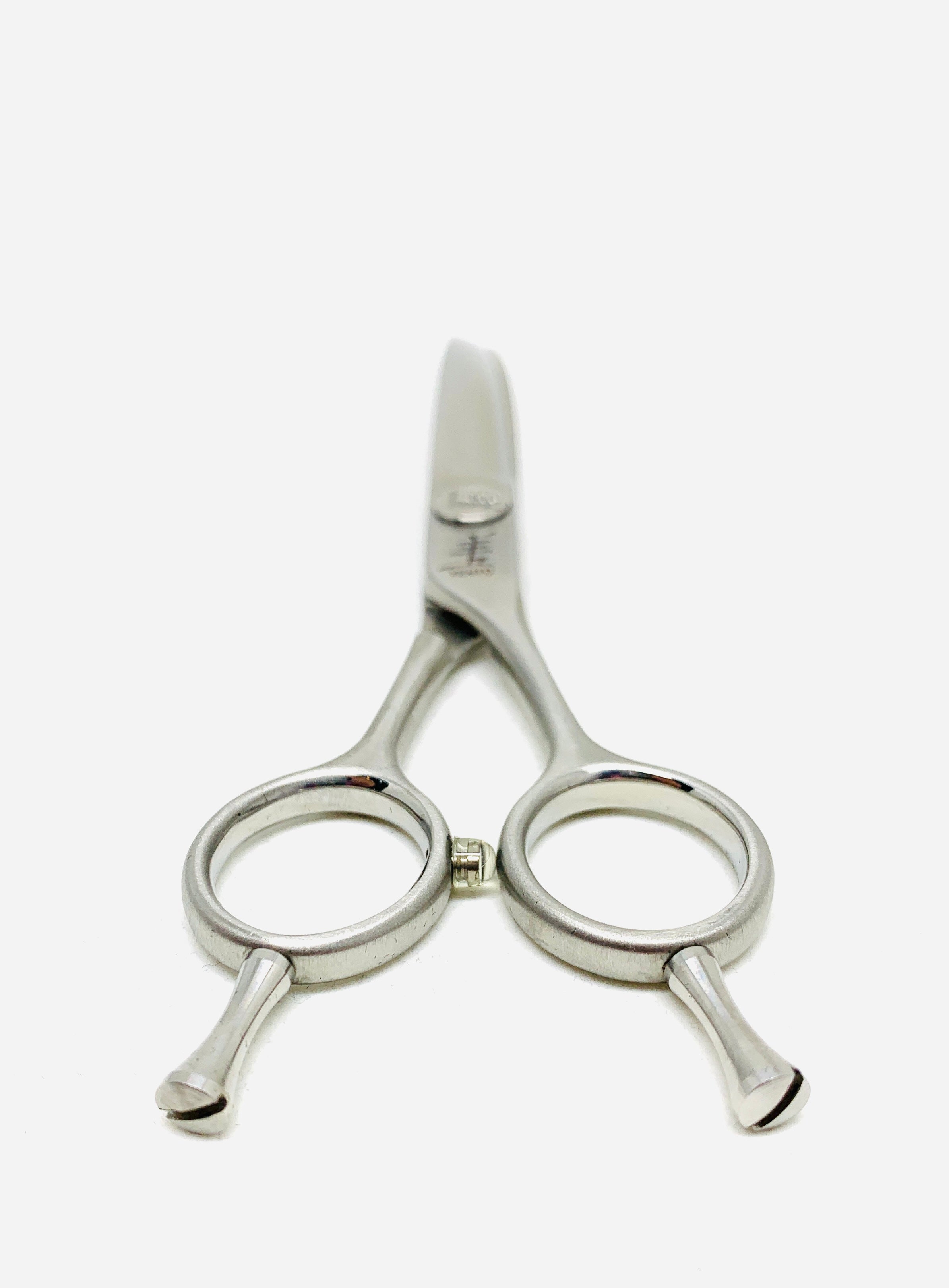 Yento Foarfeca Fanatic Series-Curba, 19cm-7,5"