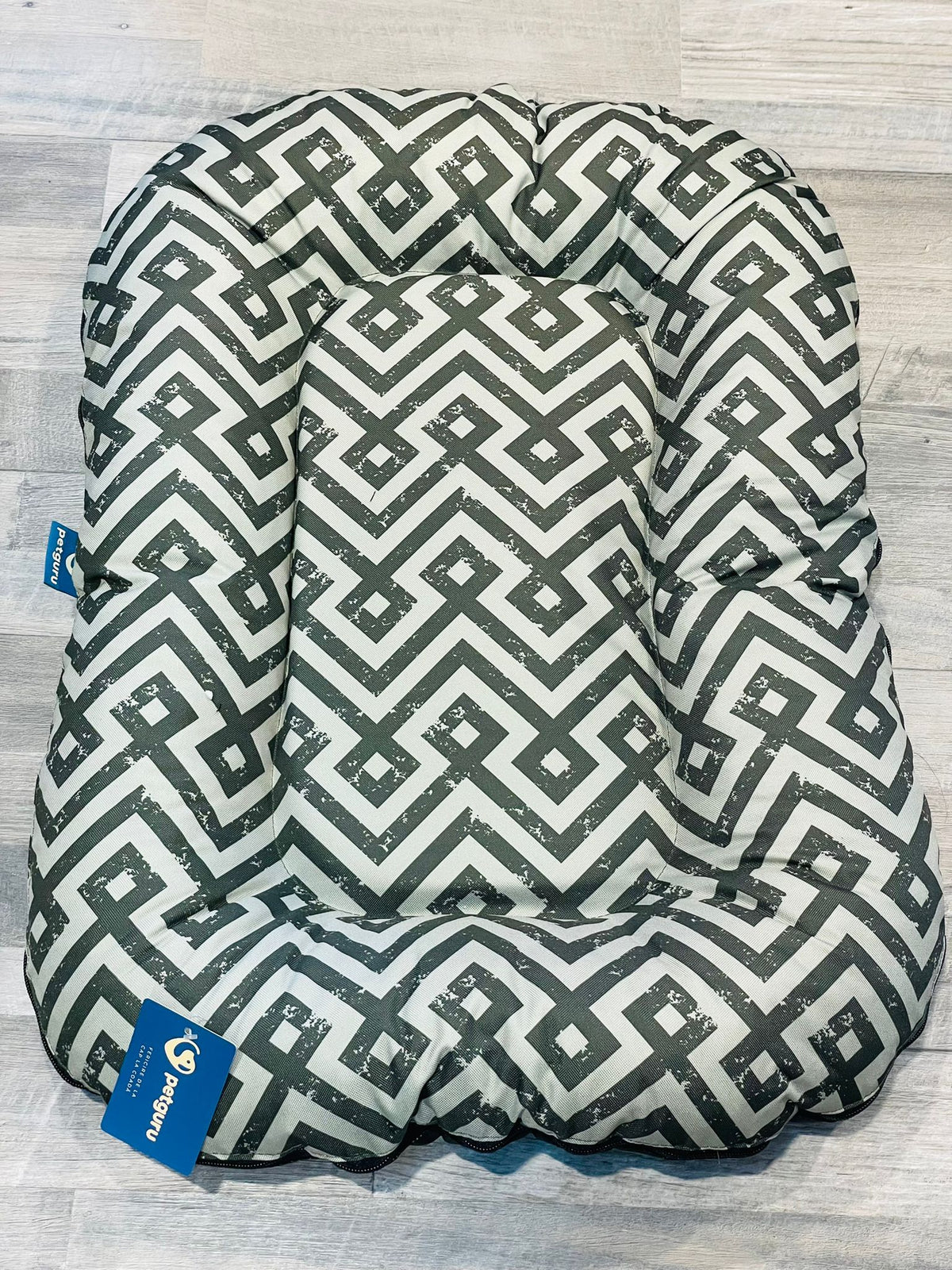Saltea Ponton PetGuru Modern cu fermoar-imprimeu geometric