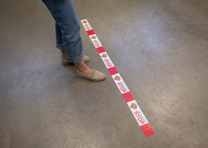 Sticker Corona- ''Stop, wait here please"- 150 cm x 7 cm